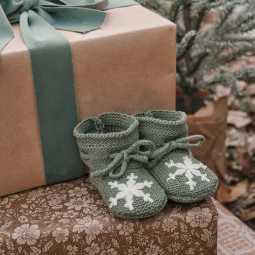 Green Snowflake Garter Knit Baby Booties